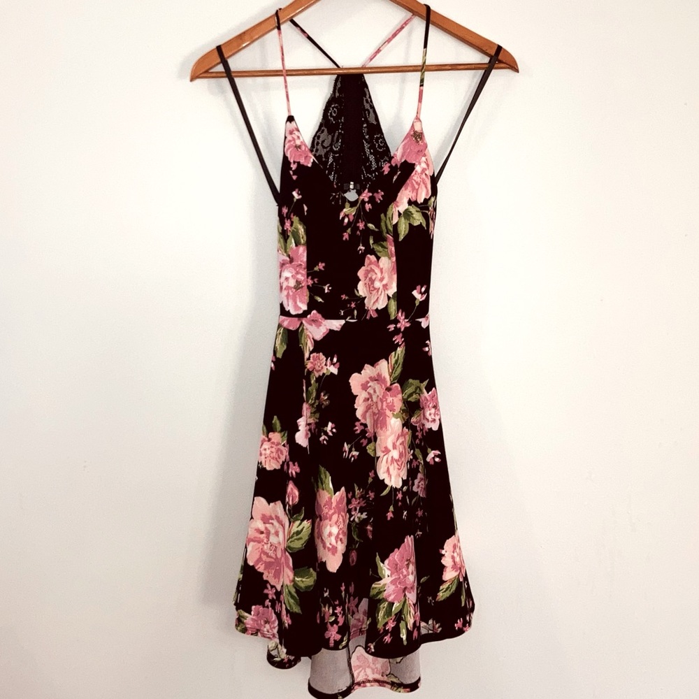 B. Darlin Dress Black Size 3/4 Juniors Lace Hi-Lo